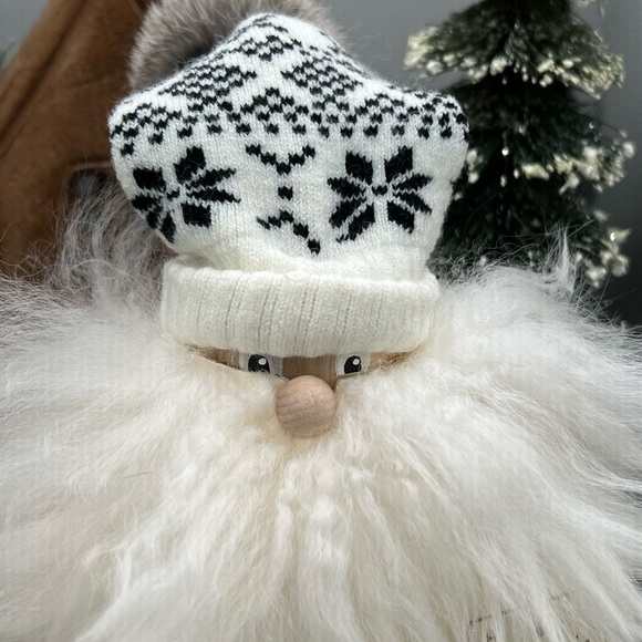 Gnome Tomte Wood Sheepskin Wool Figurine Mythical Nordic Folklore - Picture 4 of 6